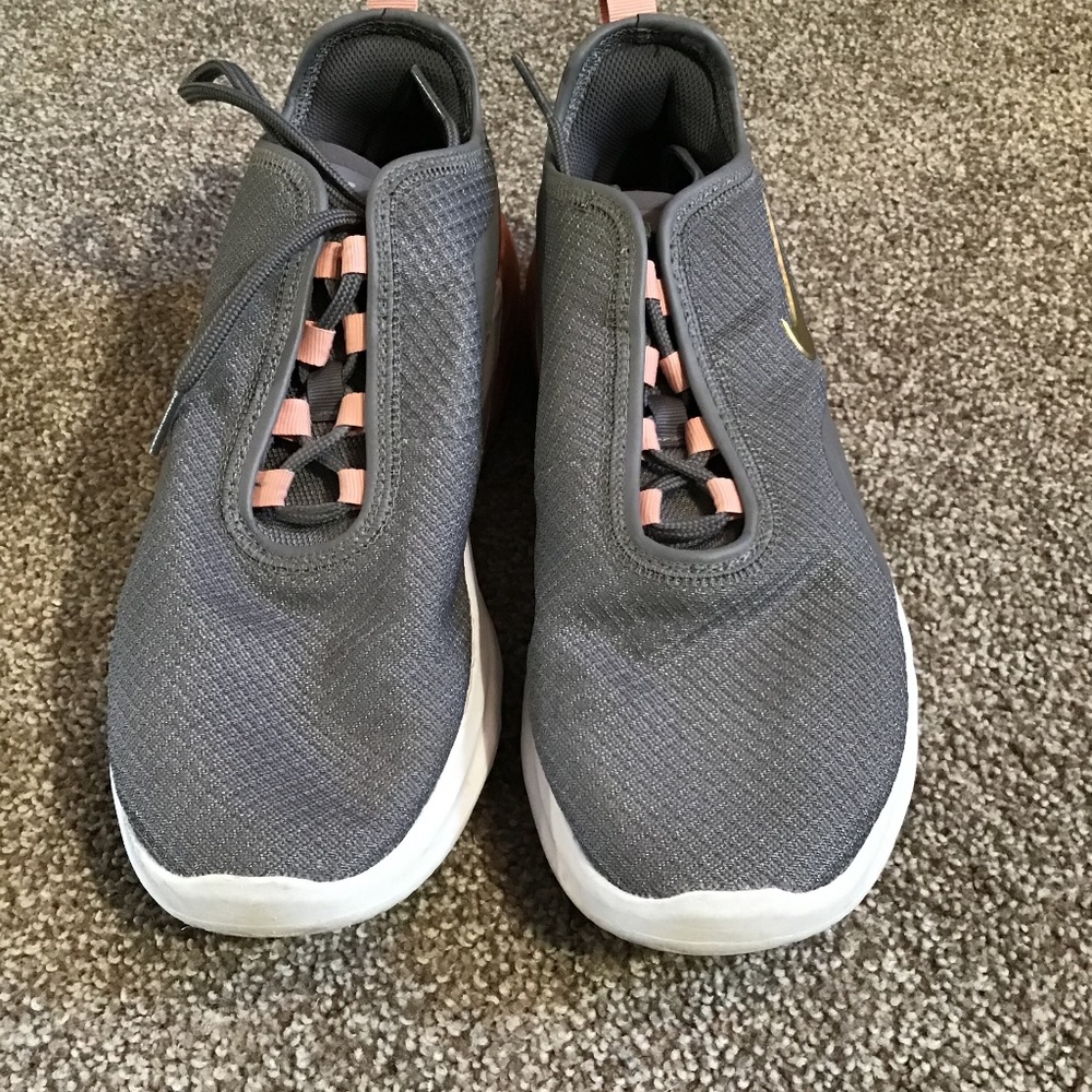 Women’s Nike air max’s motion 2 - Picture 4 of 4